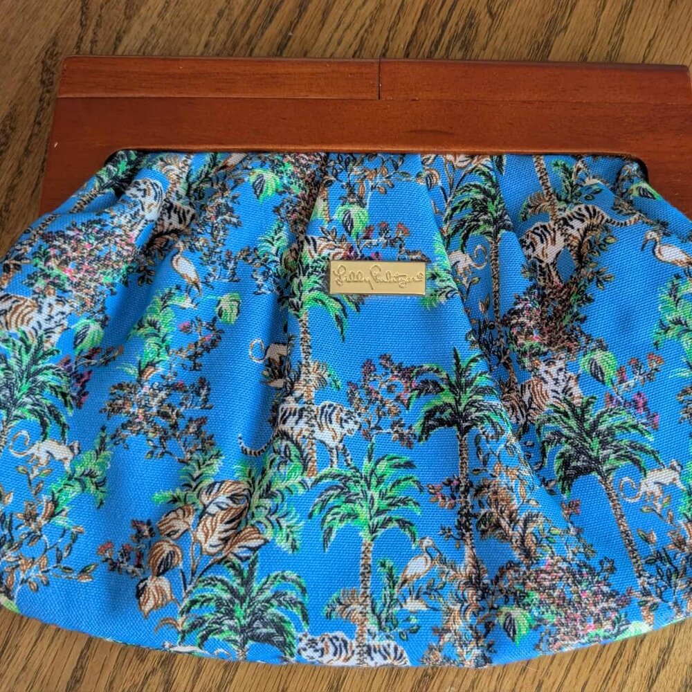 Lilly Pullitzer Blue Thistle Tiger Queen Clutch
